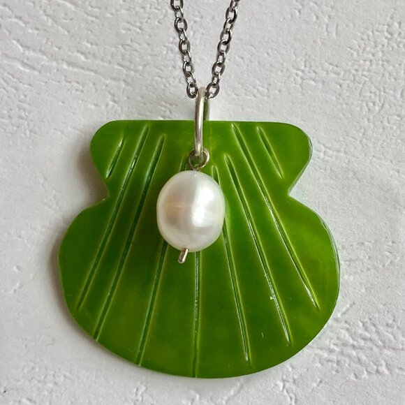 Green Scallop Sea Shell & White Pearl Necklace Freshwater Stainless Steel 18" - Picture 9 of 9